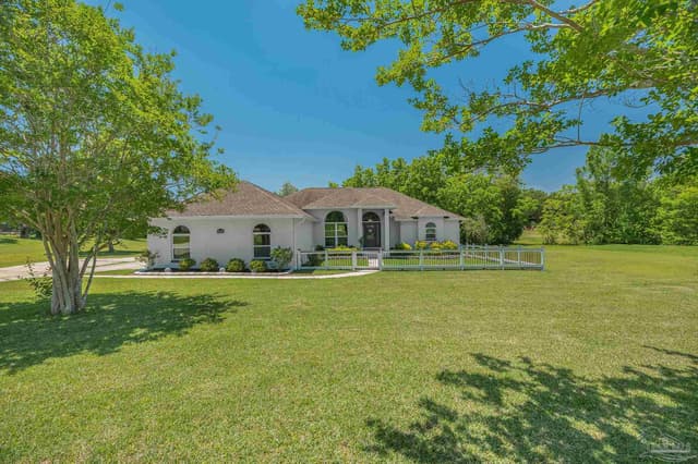 435 Meander Ln, Cantonment FL 32533 exterior