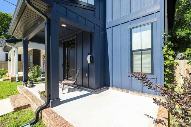 615 B St property photo