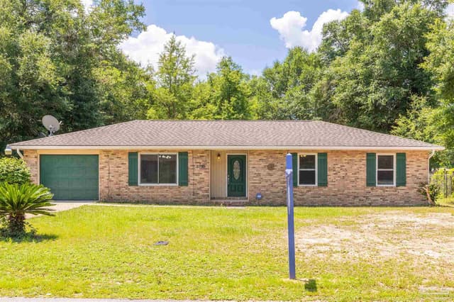 5599 Wesley Dr, Milton FL 32570 exterior