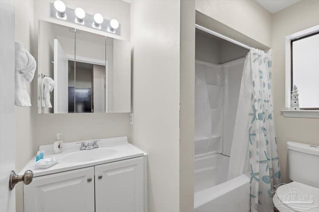 7453 Sunset Harbor Dr # 302, Navarre Beach FL 32566 photo 6