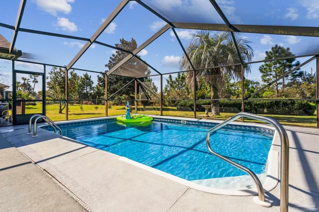 5519 Navaho Dr, Pensacola FL 32507 exterior