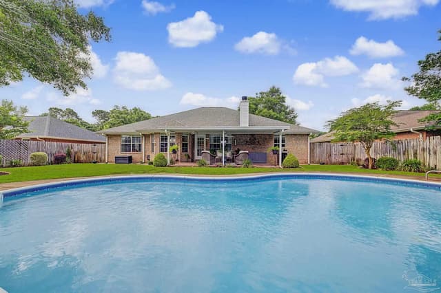 5644 Sweetbirch Ln, Milton FL 32583 exterior
