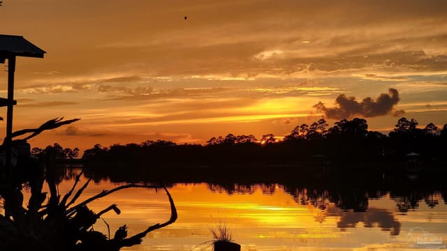 5056 San Miguel St, Milton FL 32583 exterior