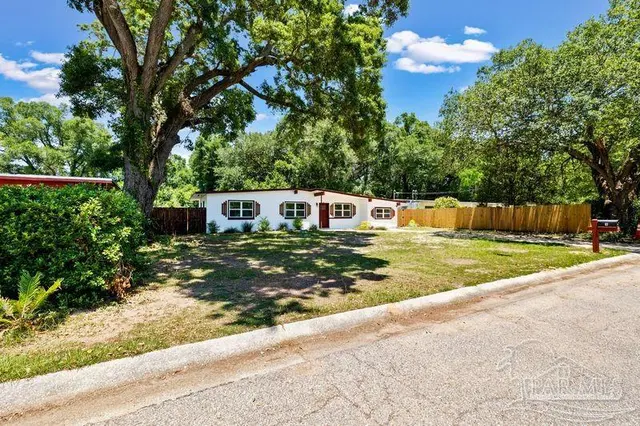 9 Edgemont Dr property photo