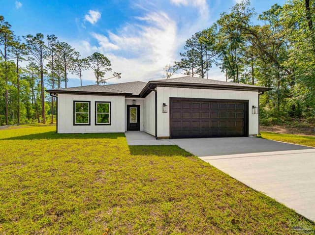 5724 Riviera Dr, Milton FL 32583 exterior