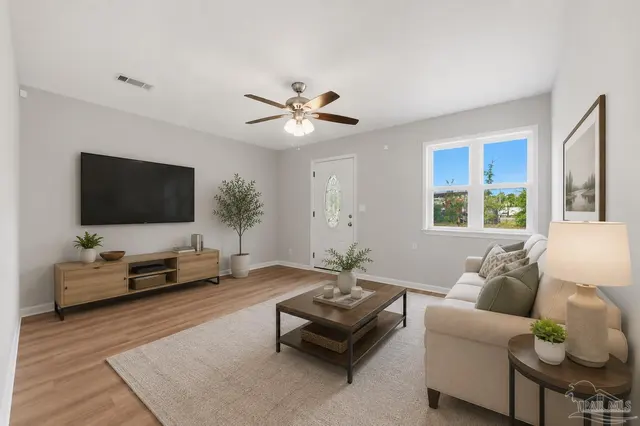 8140 House St property photo