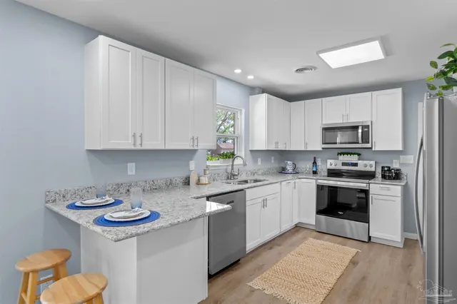 100 Savannah St property photo