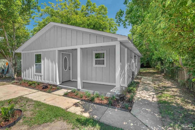 1802 W Godfrey St, Pensacola FL 32501 exterior