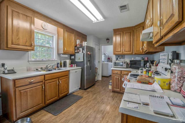 1450 Country Hills Dr, Cantonment FL 32533 photo 2