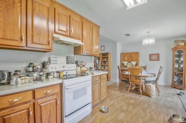 1450 Country Hills Dr property photo