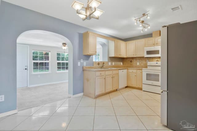 6646 Woodbury Forest Dr, Milton FL 32583 photo 9