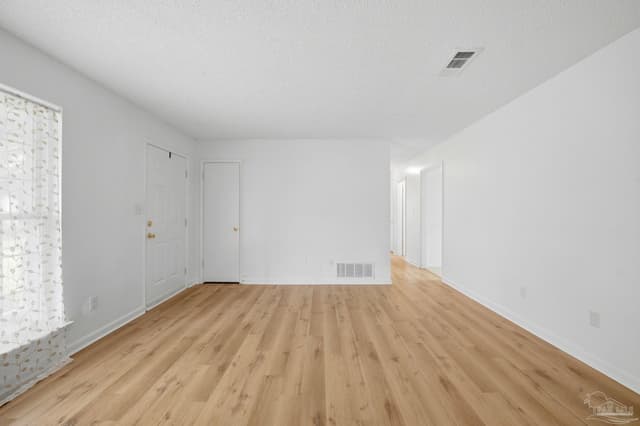 2703 Memphis Cir, Pensacola FL 32526 photo 9