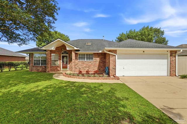 2129 Coral Creek Dr, Pensacola FL 32506 exterior