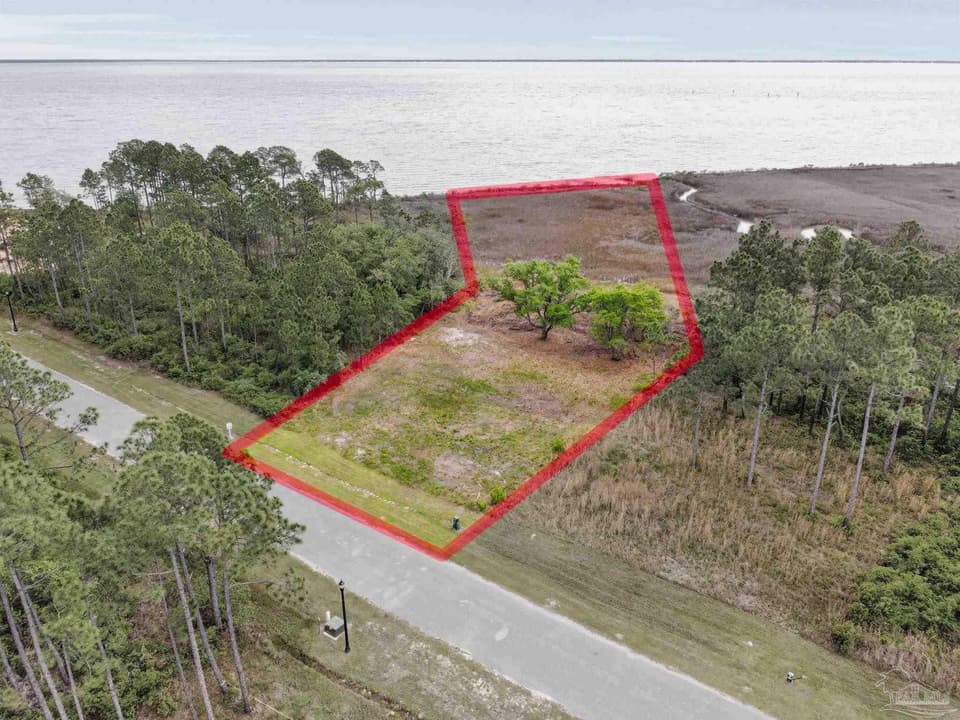 1062 Oyster Bay Dr, Milton FL 32583 photo 1
