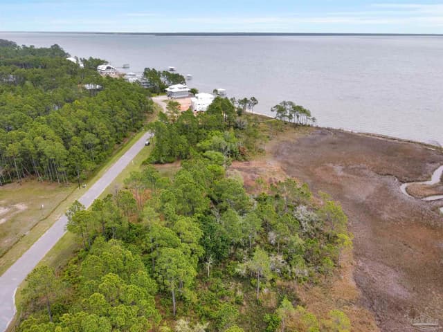 1062 Oyster Bay Dr property photo