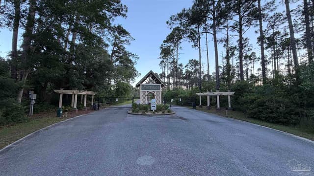 1062 Oyster Bay Dr, Milton FL 32583 photo 8