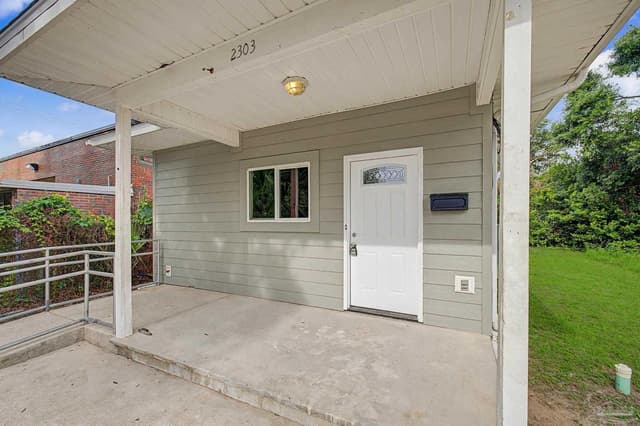 2303 N Spring St, Pensacola FL 32501 exterior