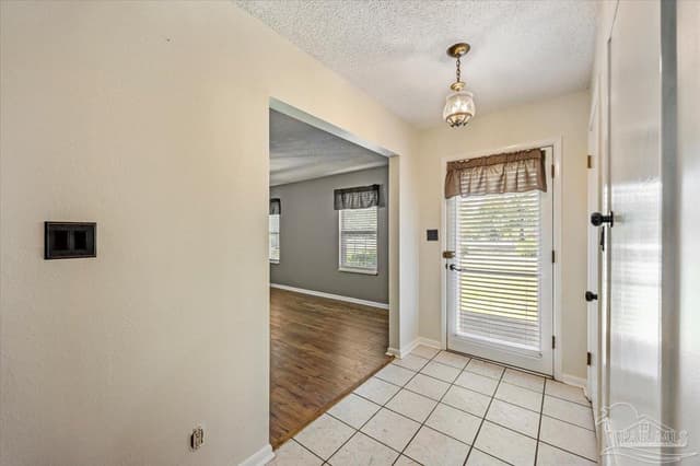 5637 Camellia Ave property photo