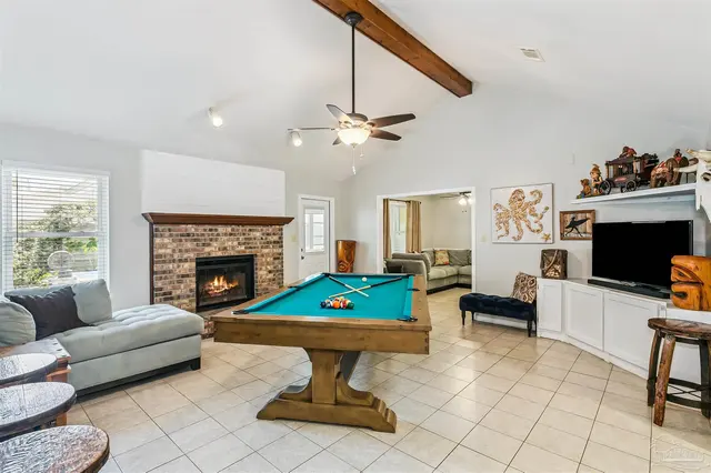 9409 Victoria Ln property photo