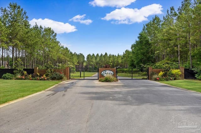 8975 Sage Forest Ln, Pace FL 32571 photo 34