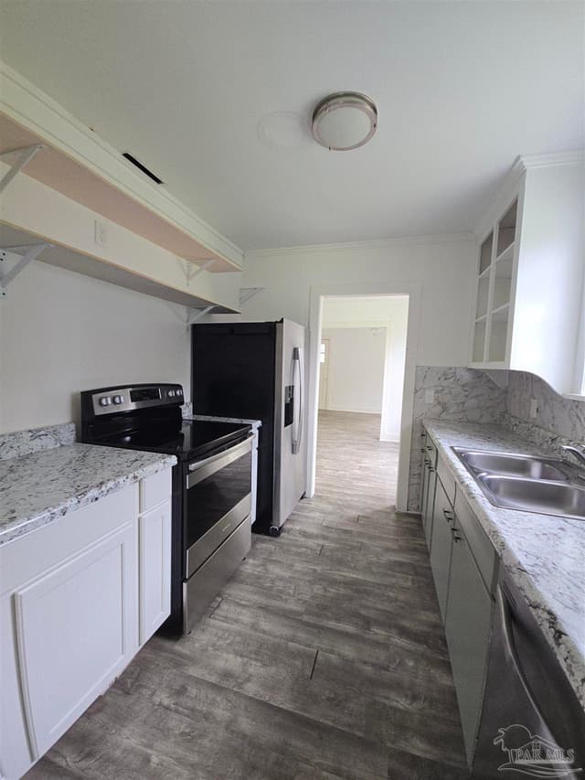 210 2nd St property photo