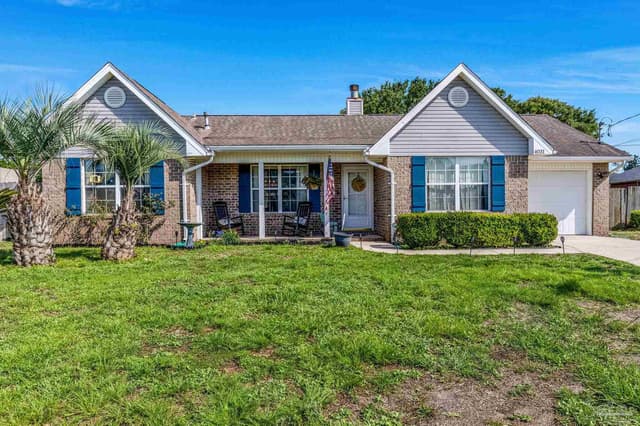4031 Lochmoor Dr, Pensacola FL 32506 exterior