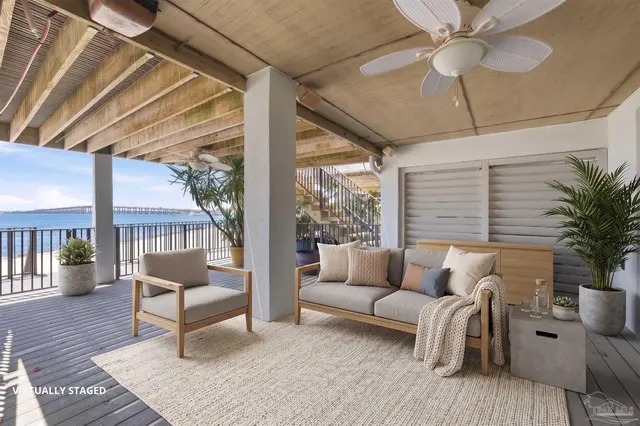 1189 Gulf Breeze Pkwy property photo