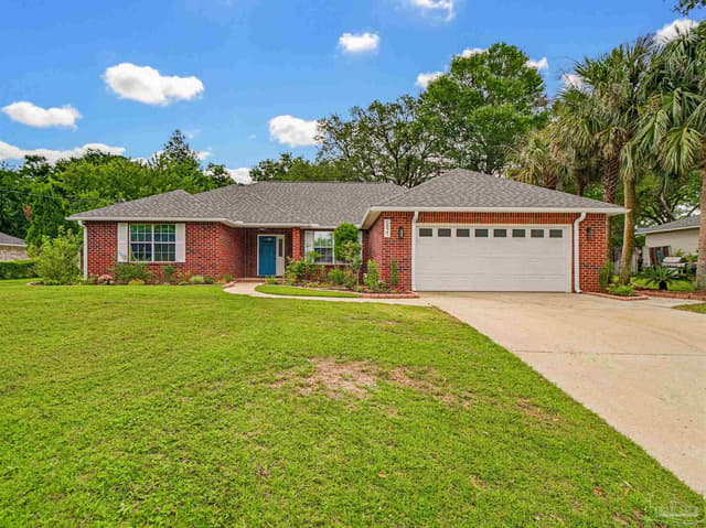 6821 Cedar Lake Dr, Pensacola FL 32526 exterior