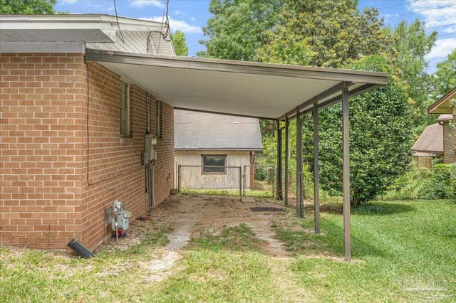 6209 E Shore Dr, Pensacola FL 32505 photo 5