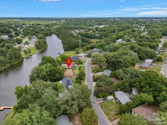 6209 E Shore Dr, Pensacola FL 32505 photo 9
