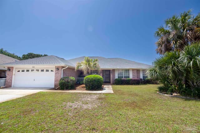 8213 Hartington Dr, Navarre FL 32566 exterior