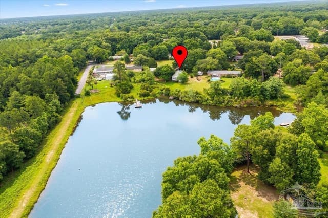 5411 Pond View Dr, Milton FL 32570 exterior