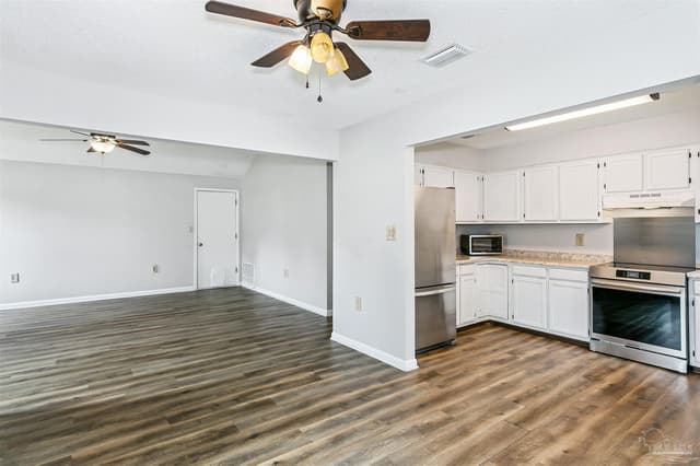 2182 Calle De Cantabria, Navarre FL 32566 photo 9