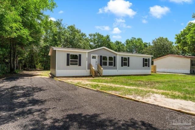 4620 Garllum Dr, Pace FL 32571 exterior
