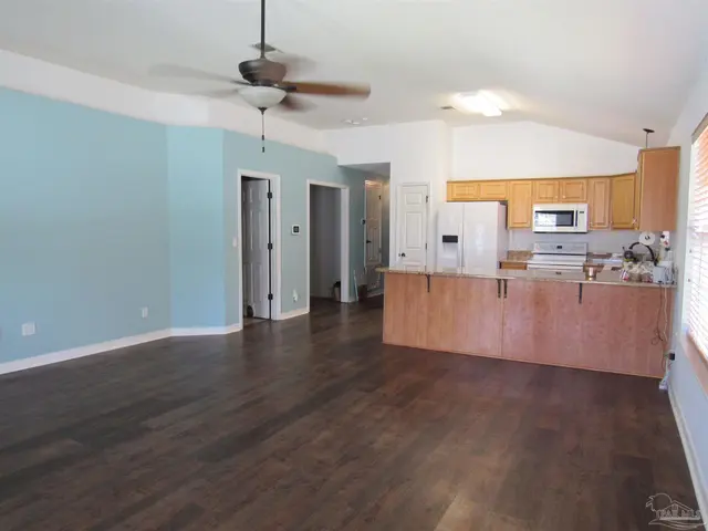 5841 Last Big Tree Ln property photo