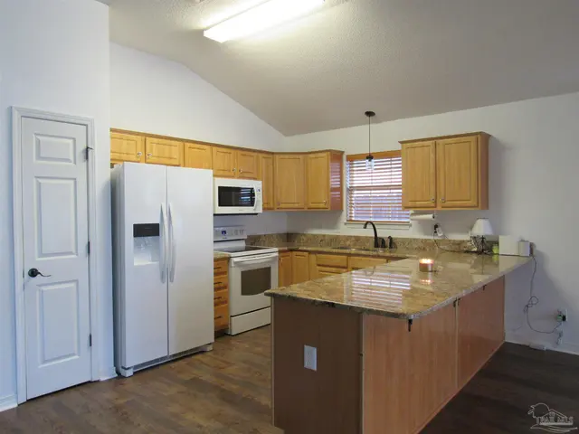 5841 Last Big Tree Ln property photo