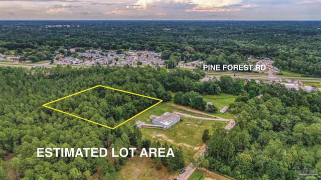 000 Stratford Rd, Pensacola FL 32526 exterior