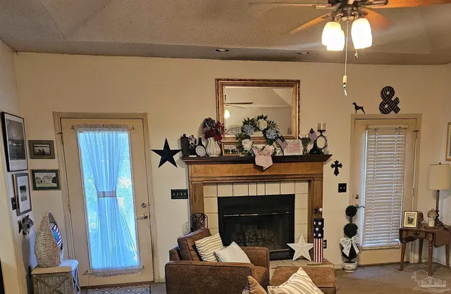 709 Winterset Dr property photo