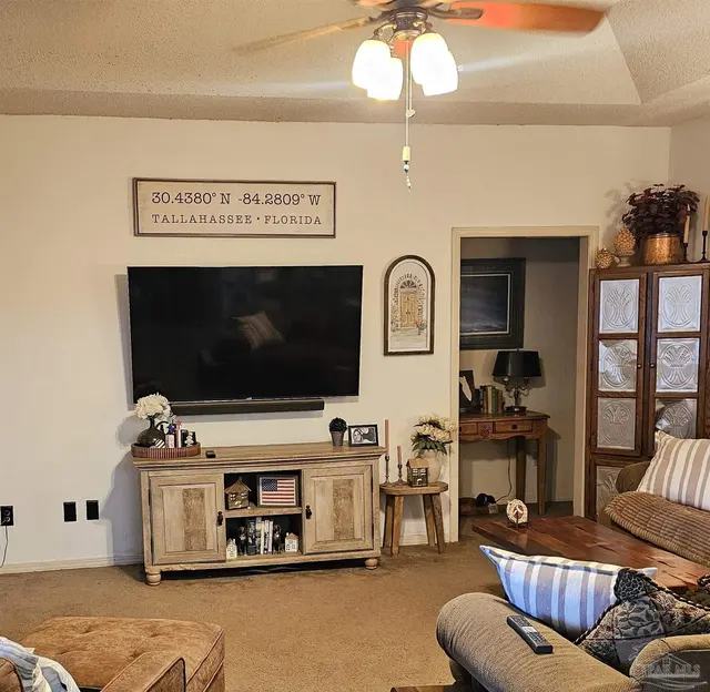 709 Winterset Dr property photo