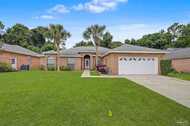 6323 Summer Lakes Ln, Pensacola FL 32504 exterior