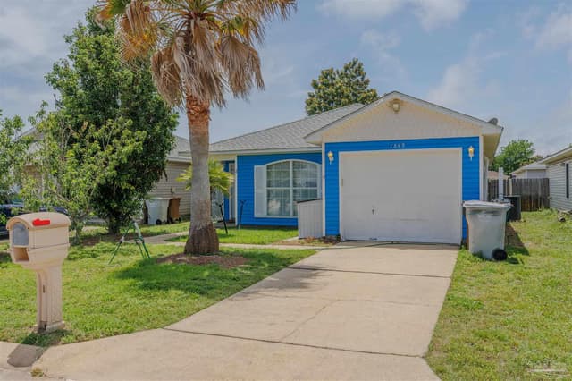 1869 Vineyard St property photo