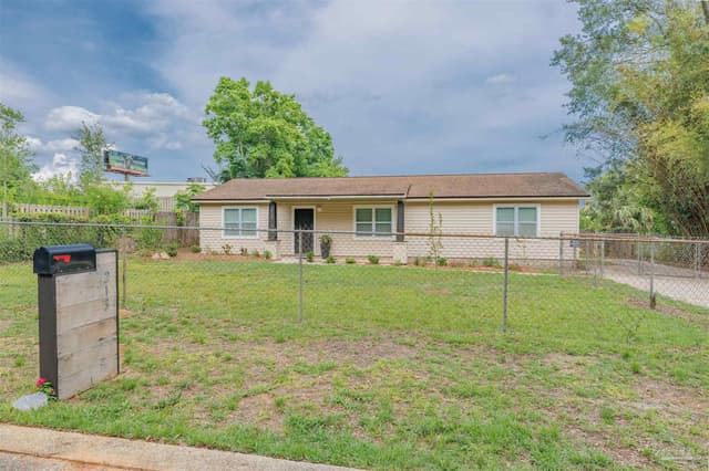 213 Tyson St, Pensacola FL 32506 photo 3