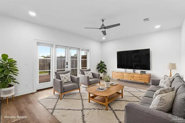 316 Romana St property photo