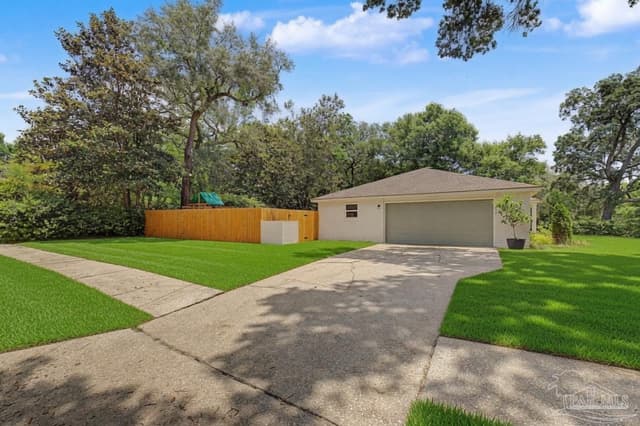 4616 Baywoods Dr property photo