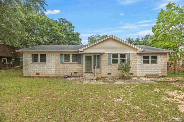 6105 E Shore Dr, Pensacola FL 32505 exterior