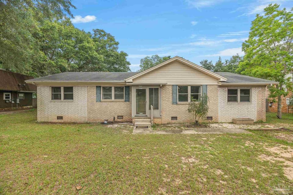 6105 E Shore Dr, Pensacola FL 32505 photo 1