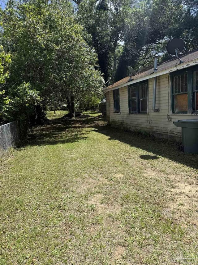 910 57th Ave property photo
