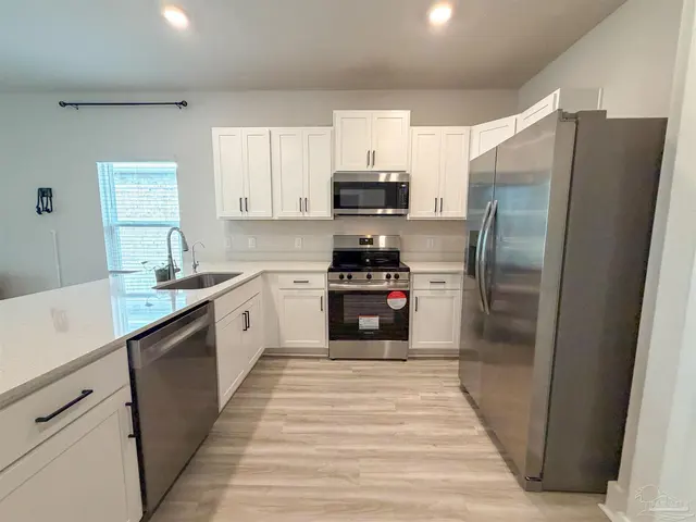 9899 Starling Dr property photo