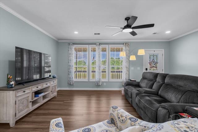 4955 Blue Ribbon Dr, Milton FL 32583 photo 7