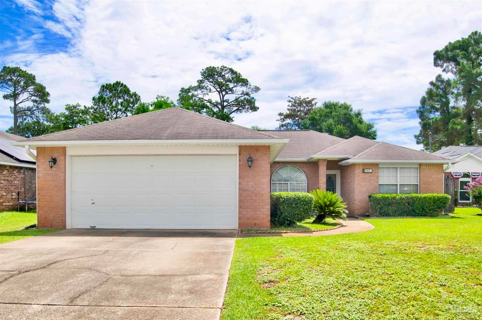 408 Westlake Dr, Pensacola FL 32506 photo 1